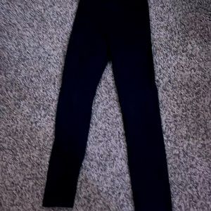 These are leggings from old navy colored black in the size 10-12. (Girls)